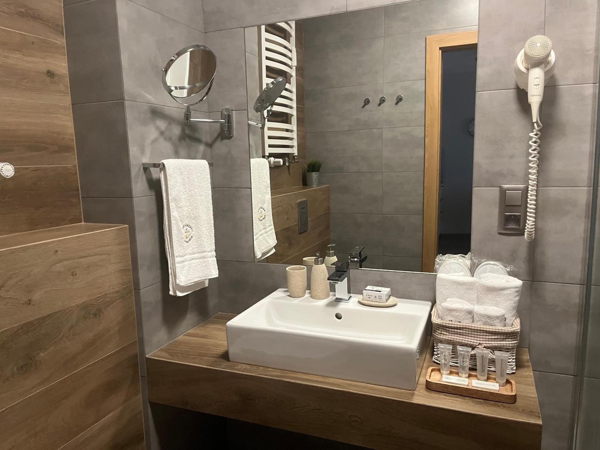 Apartamenty Kapitanskie Blizej Morza Kołobrzeg Exteriör bild